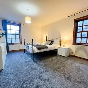 Old Town 2br Flat Royal Mile Sleeps 5 Apartment Edinburgh