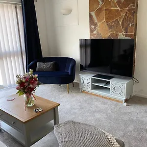 Spacious 2 Bed Village Flat Sleeps 4/6 Apartment Nottingham